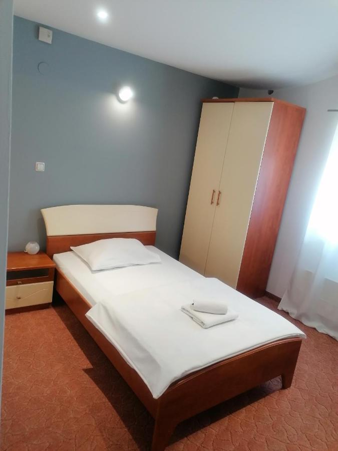 Hotel Garny Pleso Velika Gorica Ngoại thất bức ảnh