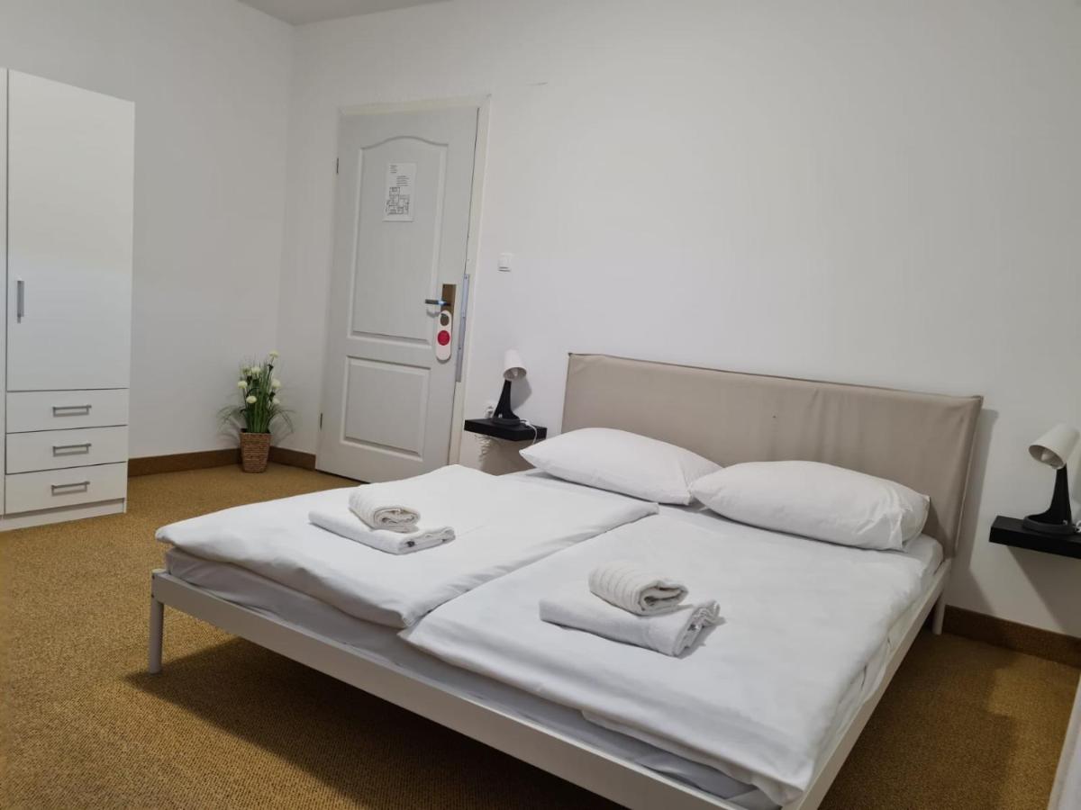 Hotel Garny Pleso Velika Gorica Ngoại thất bức ảnh