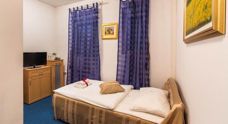 Hotel Garny Pleso Velika Gorica Ngoại thất bức ảnh